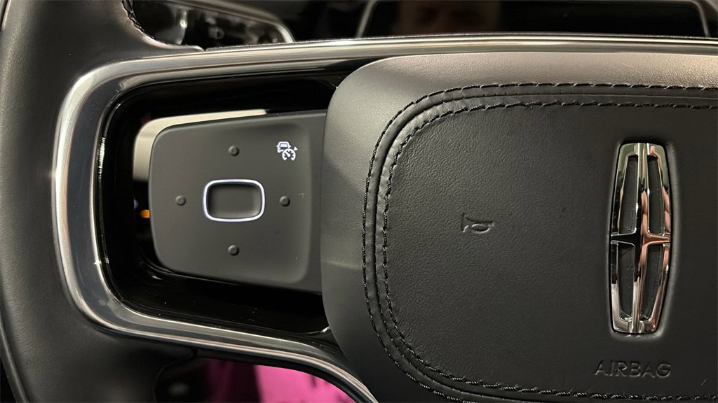 Used 2025 Lincoln Nautilus Premier w/ Equipment Group 102A image 17