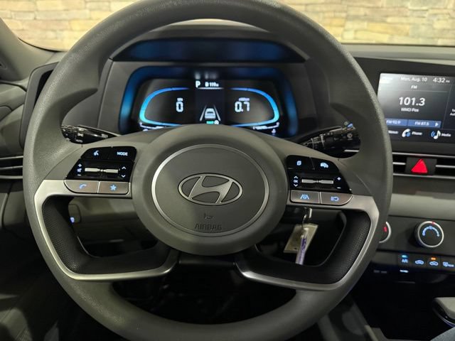 New 2026 Hyundai Elantra SE FWD image 15