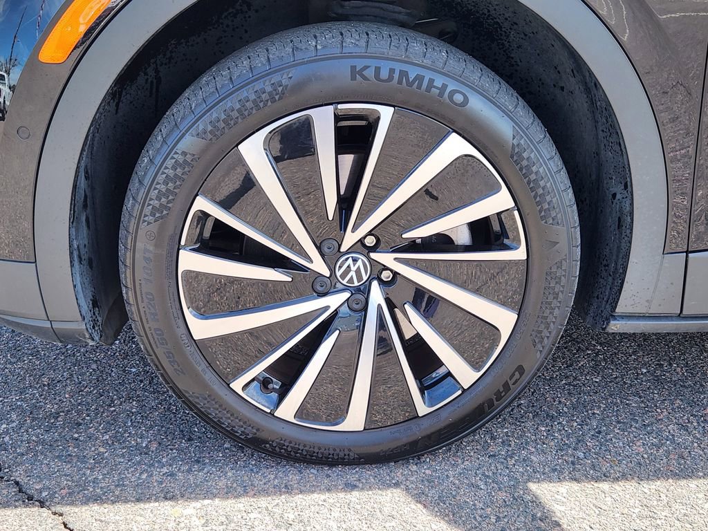 Certified 2023 Volkswagen ID.4 Pro S Plus AWD/4WD image 9