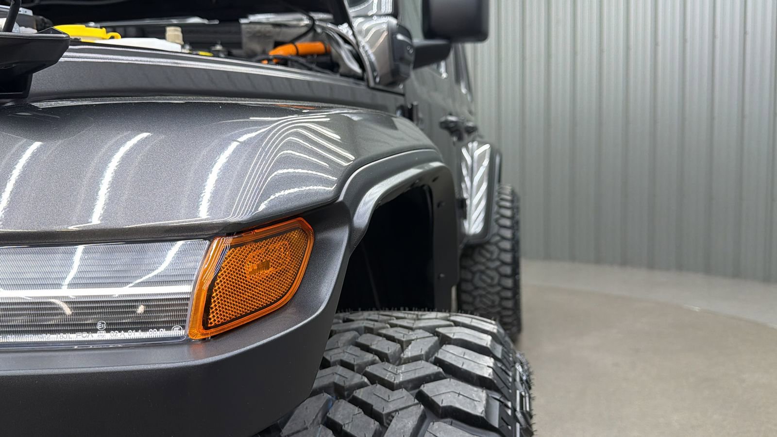Used 2025 Jeep Wrangler Unlimited Sahara w/ Safety Group AWD/4WD image 13