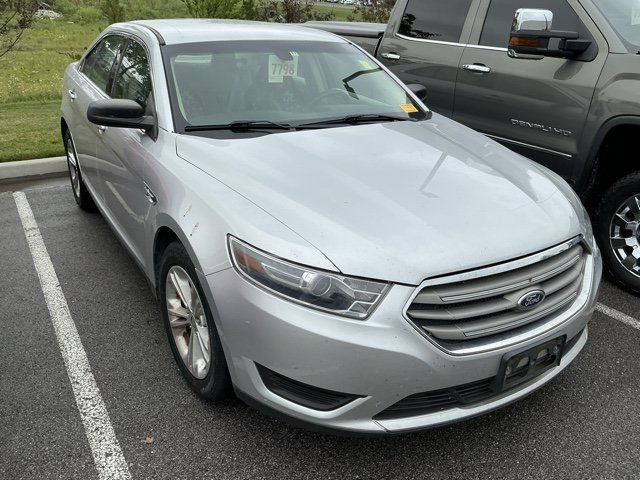 Used 2018 Ford Taurus SE FWD image 4
