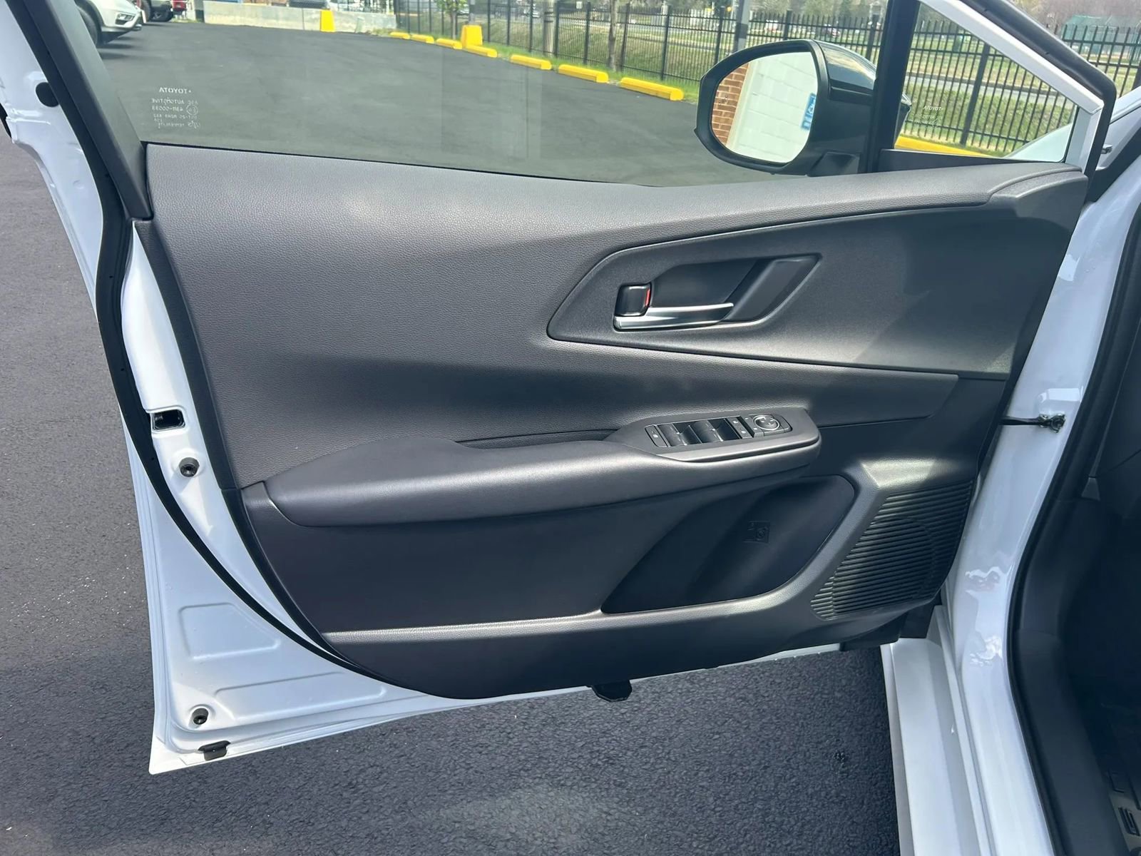 Used 2026 Toyota Prius Plug-In Hybrid FWD image 72