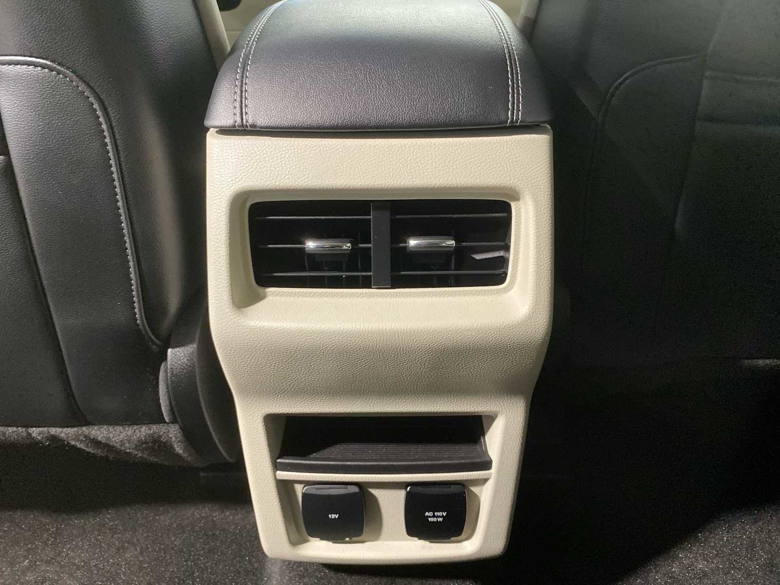 Used 2019 Ford Edge Titanium w/ Cold Weather Package image 25