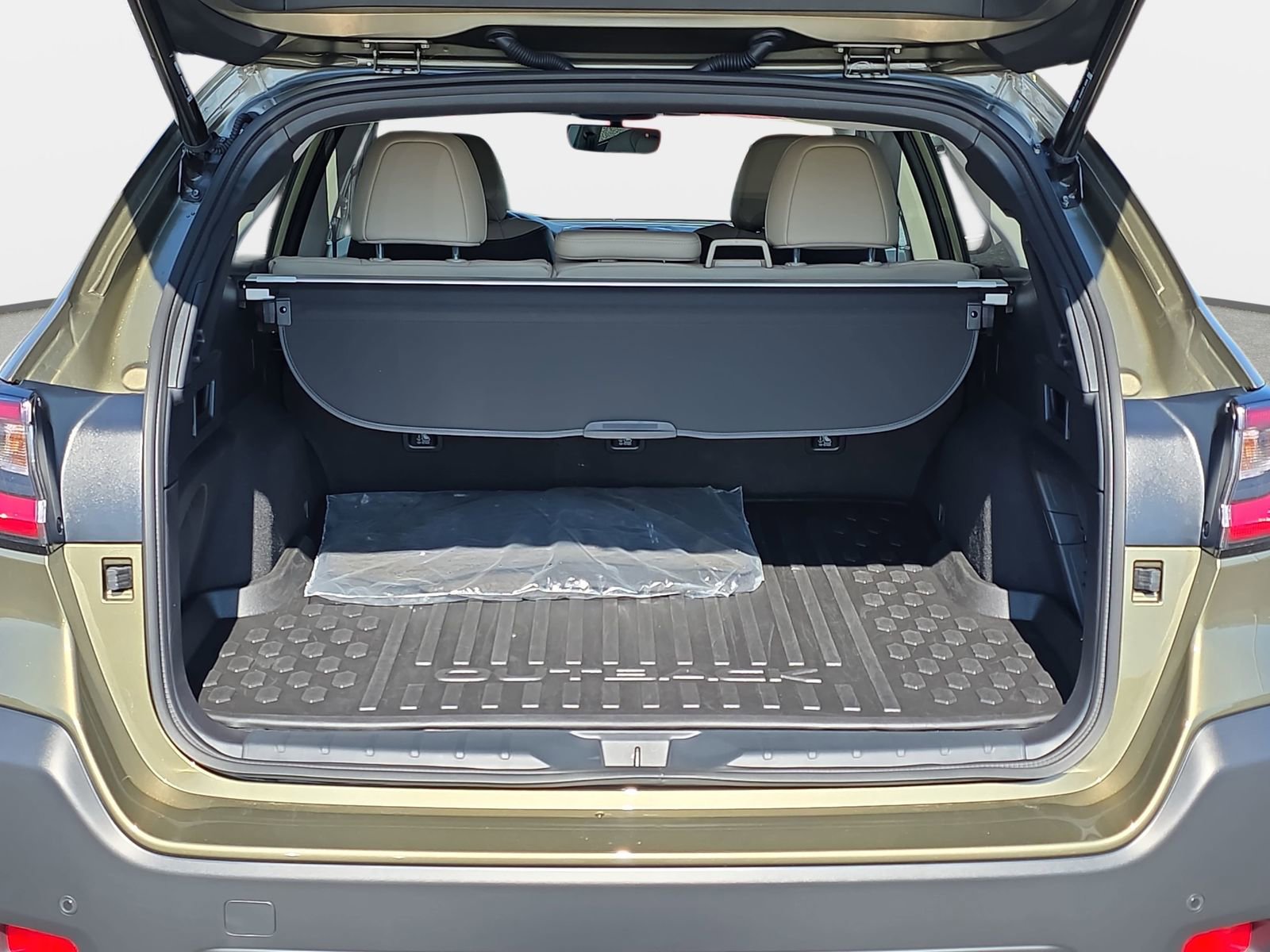 Used 2025 Subaru Outback Limited image 12