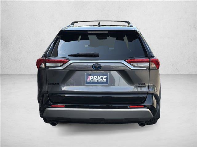 Used 2022 Toyota RAV4 XSE AWD/4WD image 6