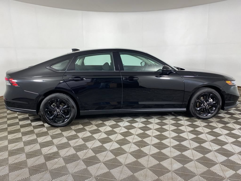 Used 2025 Honda Accord SE image 22
