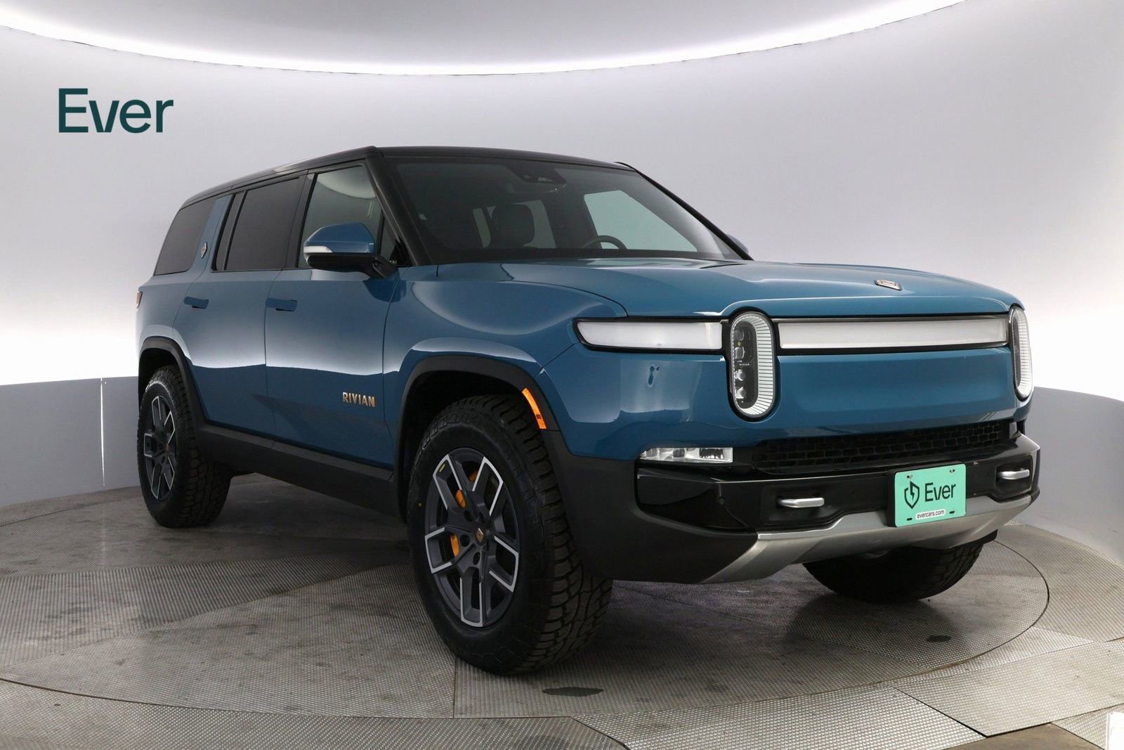 Used 2023 Rivian R1S Adventure image 4