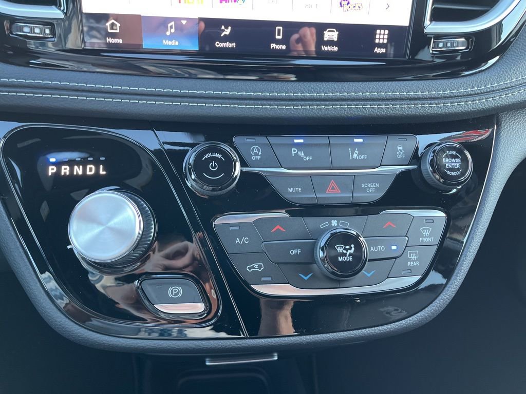 New 2026 Chrysler Pacifica Select w/ S Appearance Package image 21