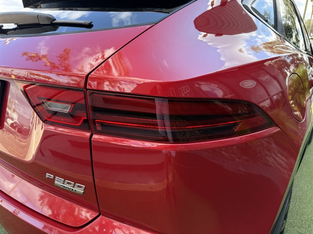 Used 2018 Jaguar E-PACE R-Dynamic SE AWD/4WD image 9