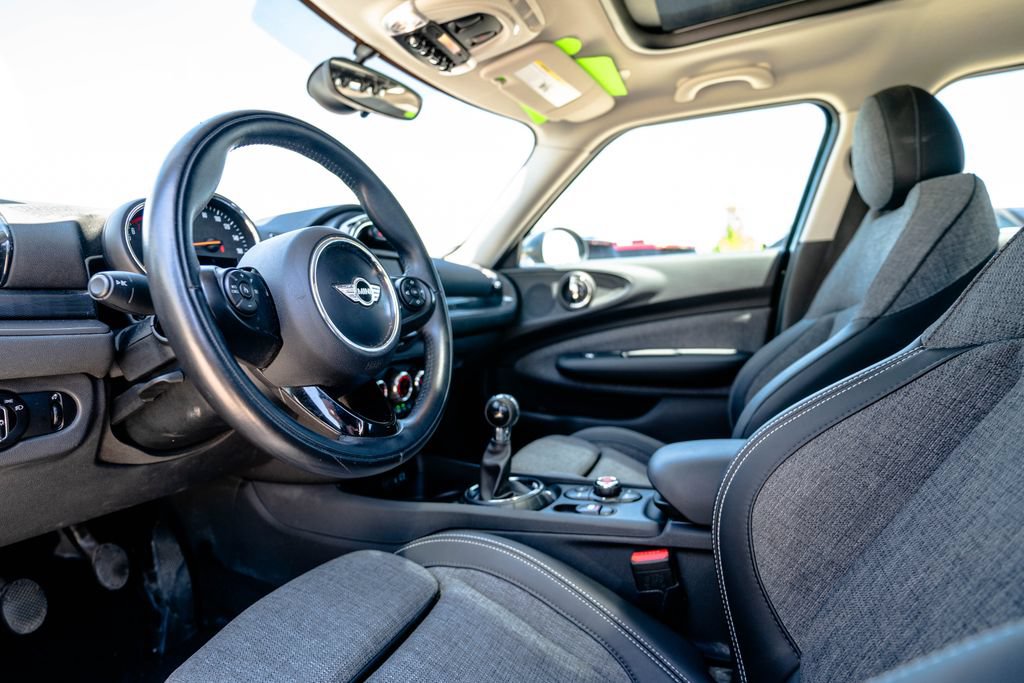 Used 2016 MINI Cooper Clubman FWD image 4