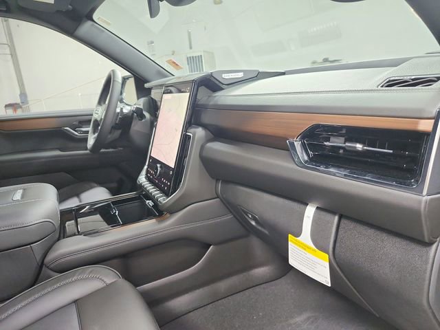 New 2026 GMC Yukon Denali w/ Sun & Power Step Package RWD image 38