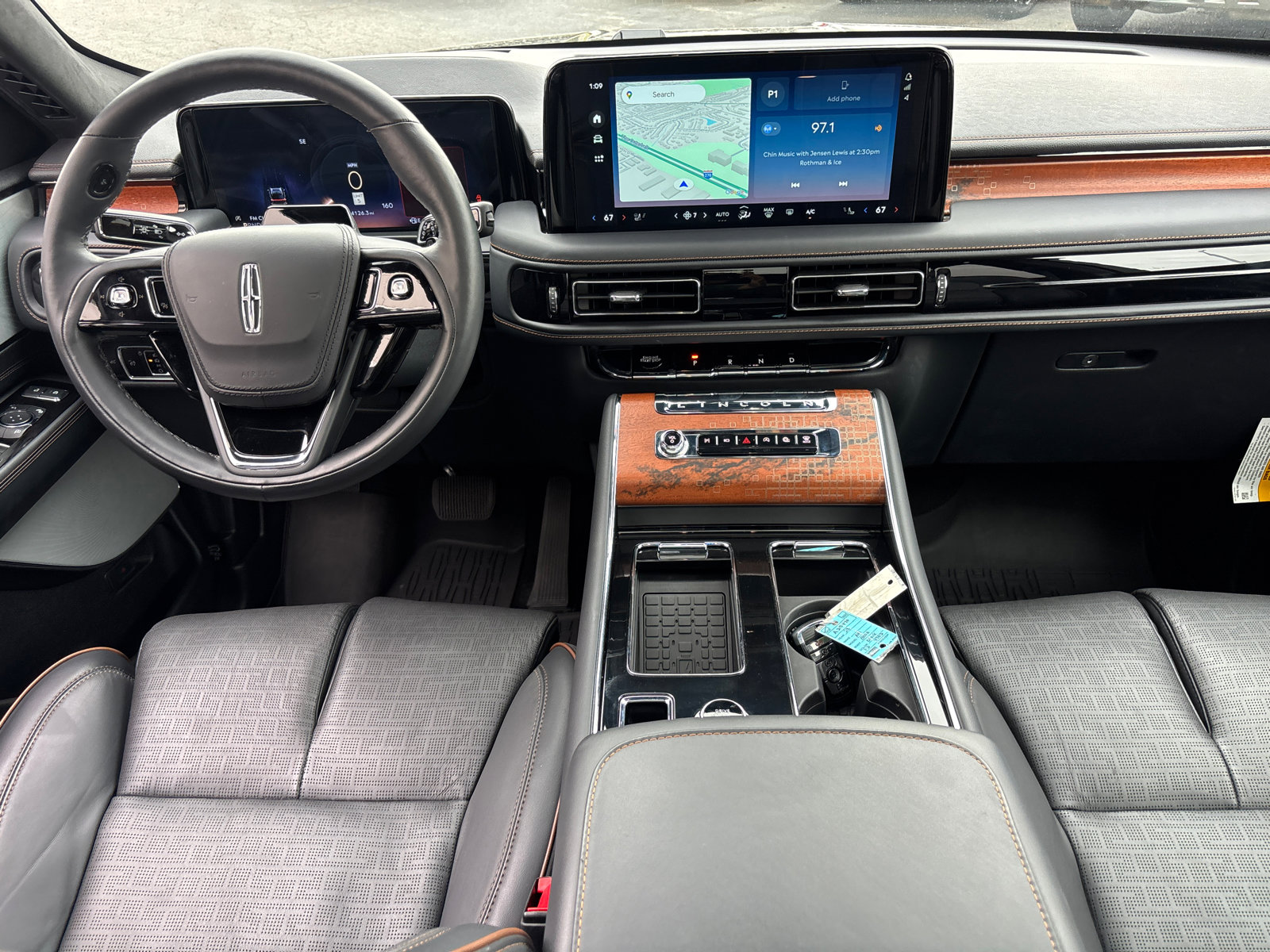 New 2025 Lincoln Aviator Black Label w/ Jet Appearance Package image 30