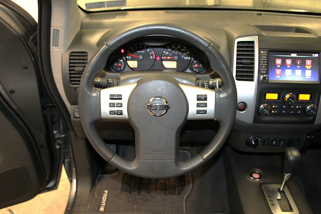 Used 2020 Nissan Frontier SV AWD/4WD image 13
