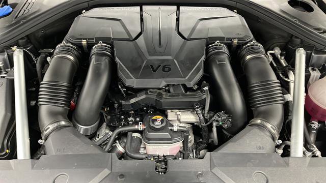 Used 2024 Genesis GV70 3.5T Sport w/ Sport Advanced Package image 28