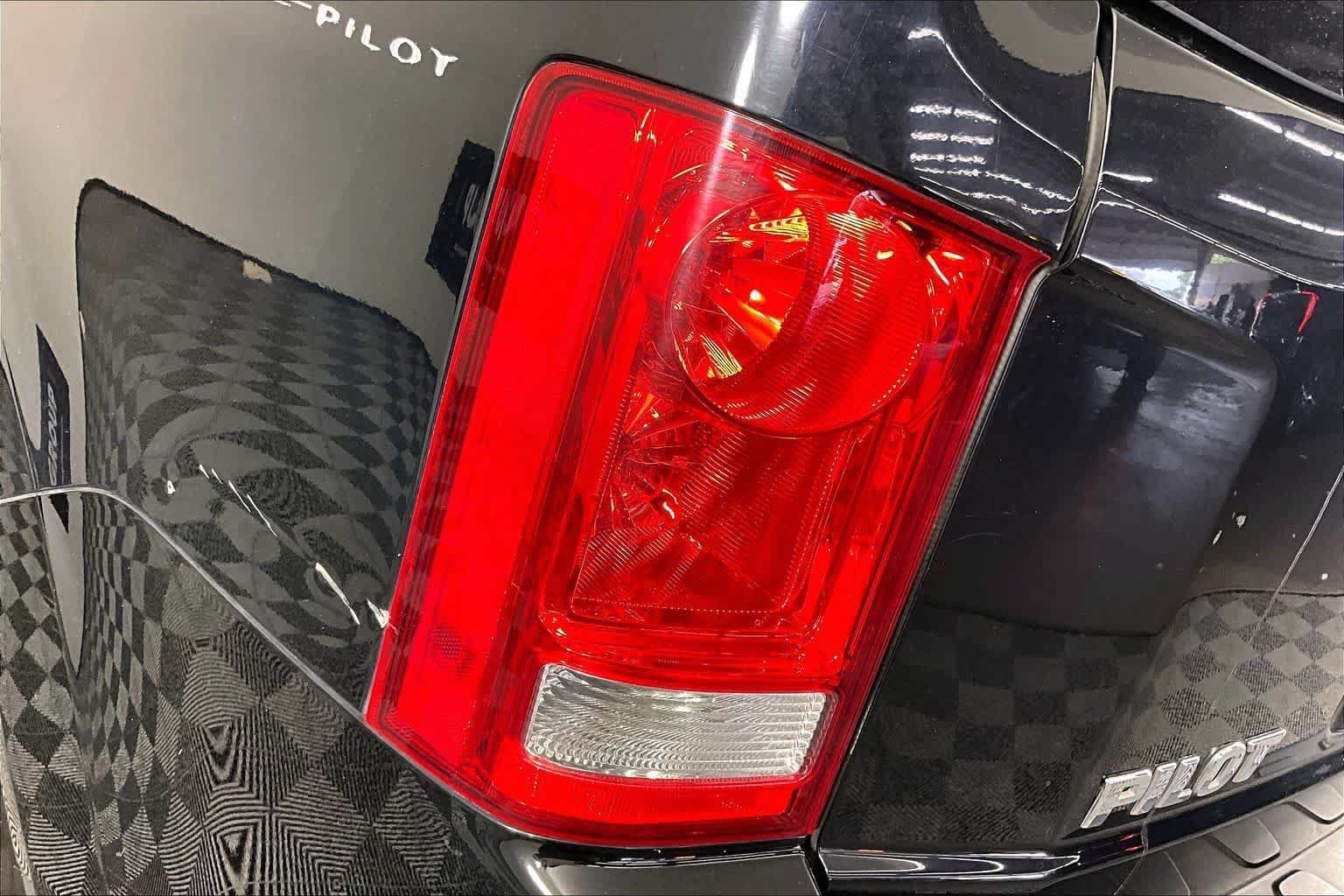 Used 2015 Honda Pilot Touring image 27
