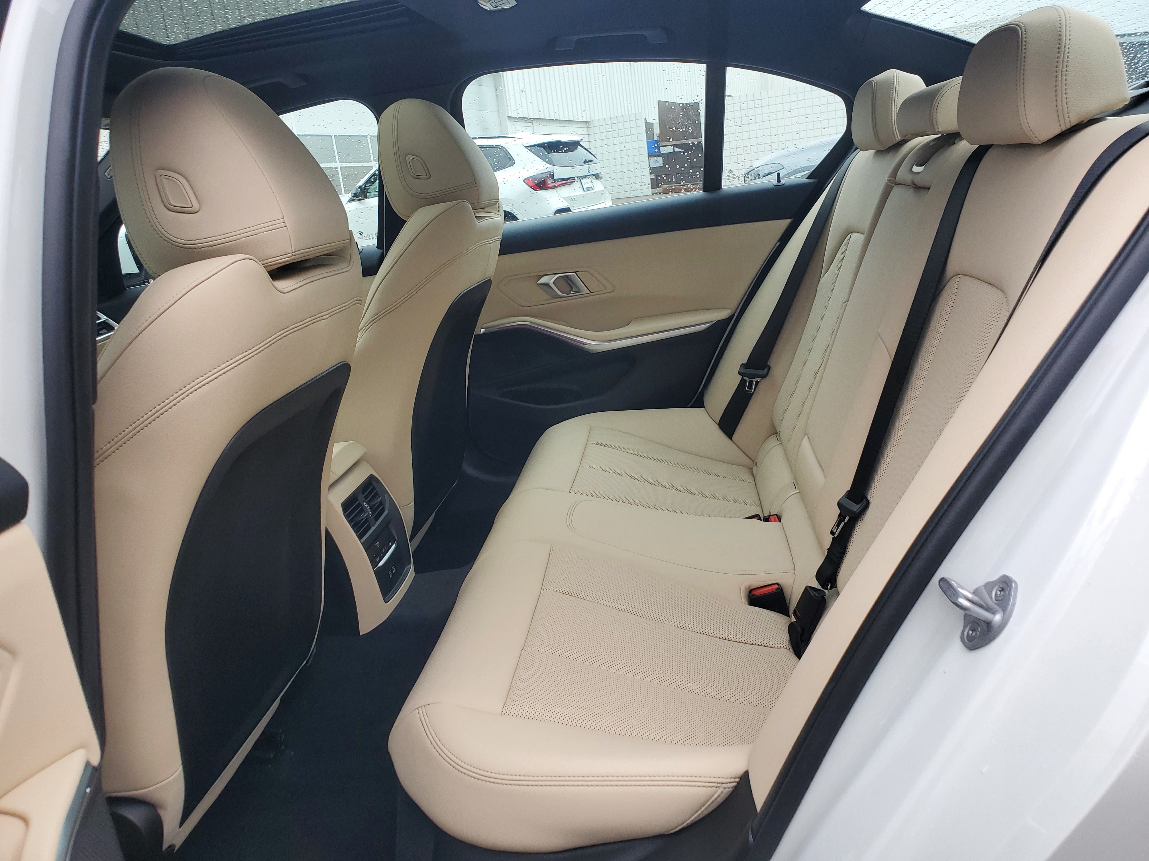 New 2026 BMW 330i xDrive Sedan w/ Premium Package AWD/4WD image 32
