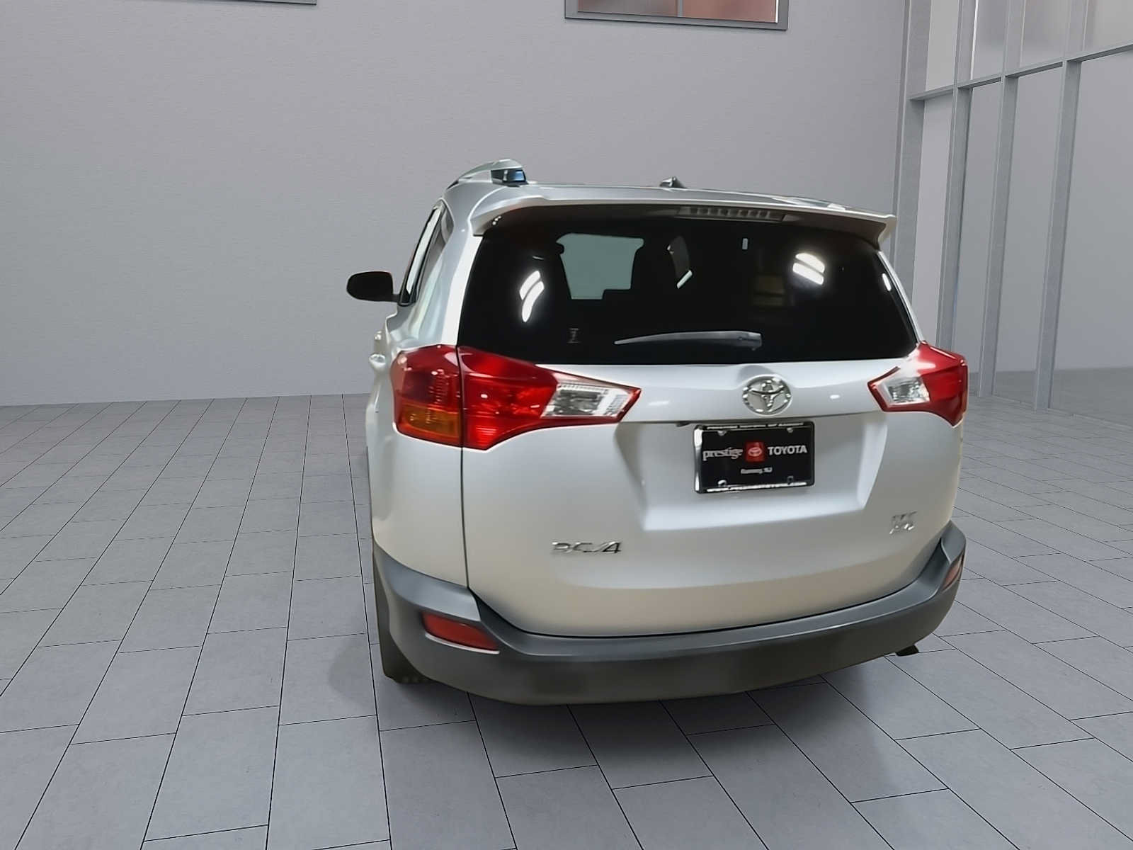 Used 2015 Toyota RAV4 XLE AWD/4WD image 7