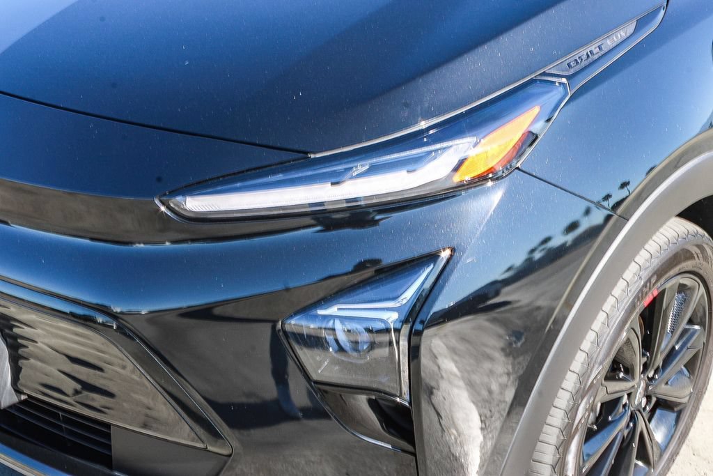 Used 2023 Chevrolet Bolt EUV Premier w/ Sun & Sound Package FWD image 5