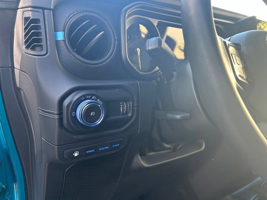 Used 2024 Jeep Wrangler Unlimited Rubicon 4xe AWD/4WD image 16