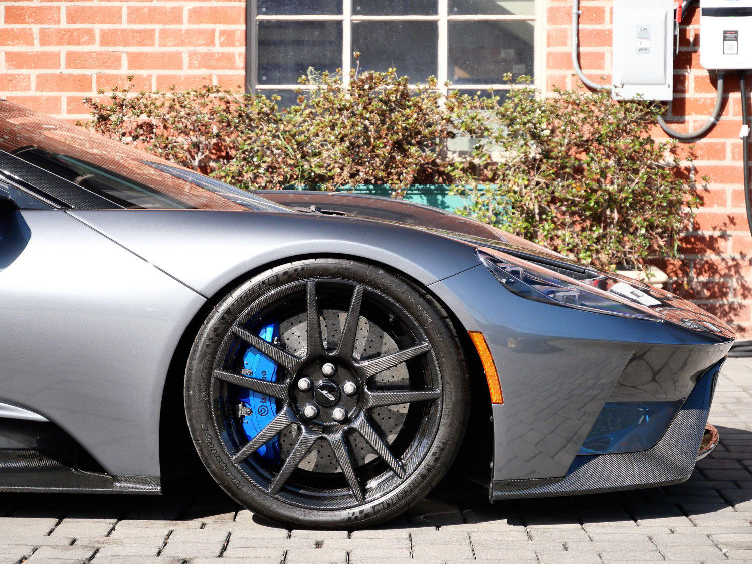 Used 2020 Ford GT Carbon Series RWD image 32