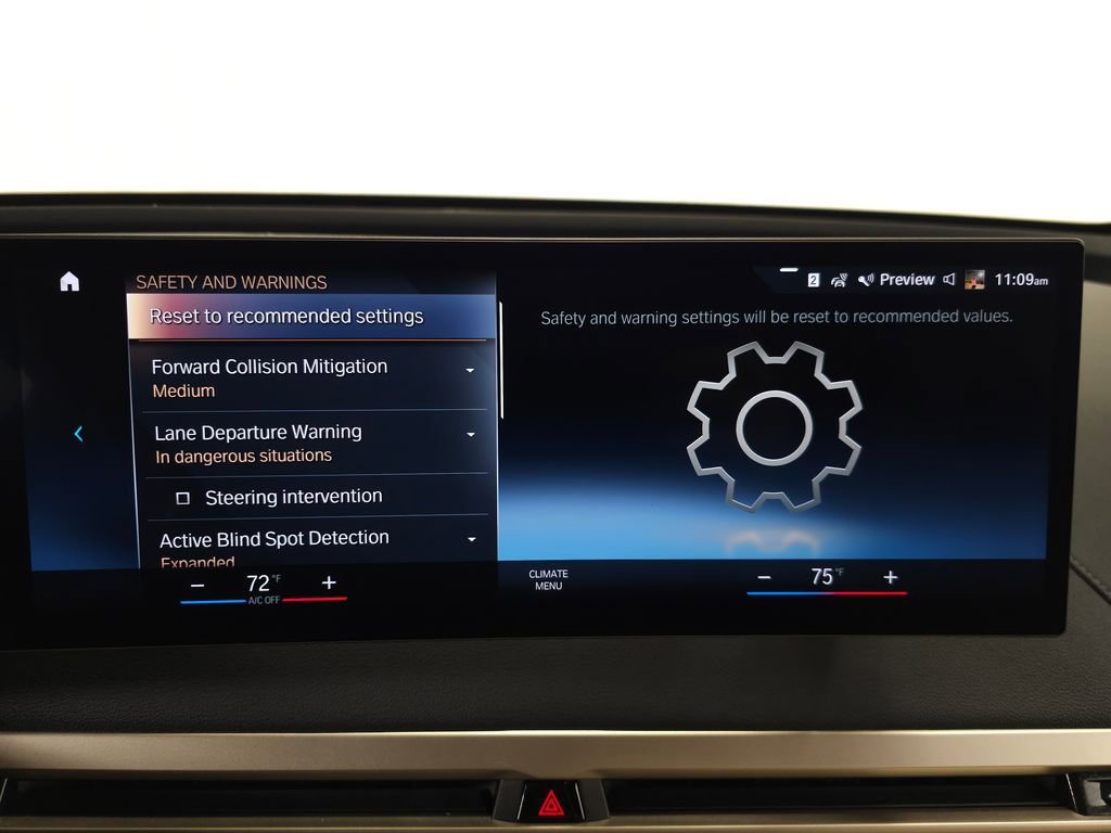 Used 2023 BMW iX xDrive50 w/ Premium Package image 27
