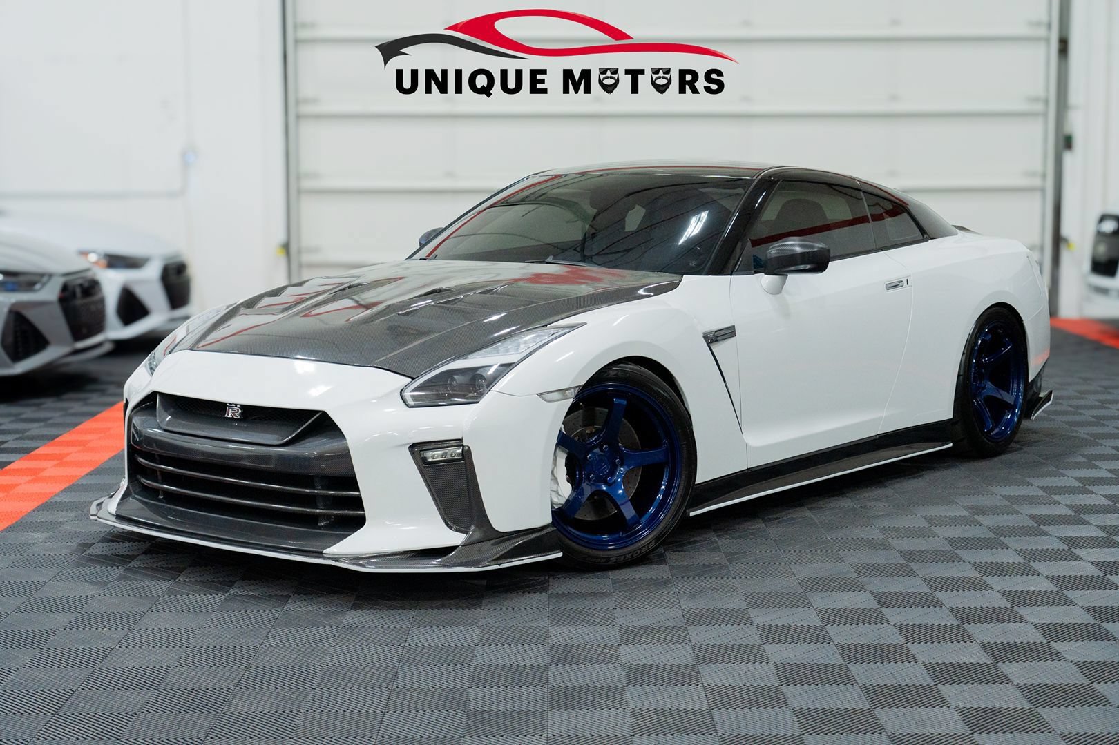 Used 2009 Nissan GT-R Premium AWD/4WD image 1