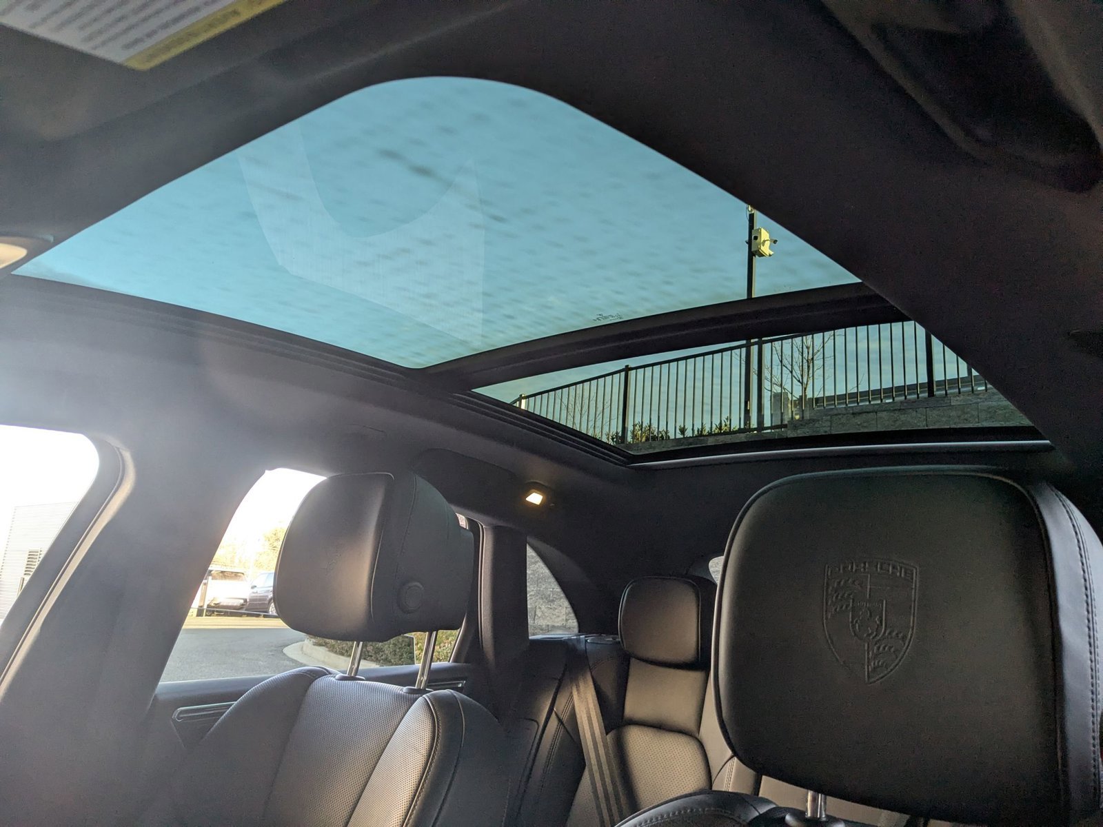 Used 2025 Porsche Macan image 28