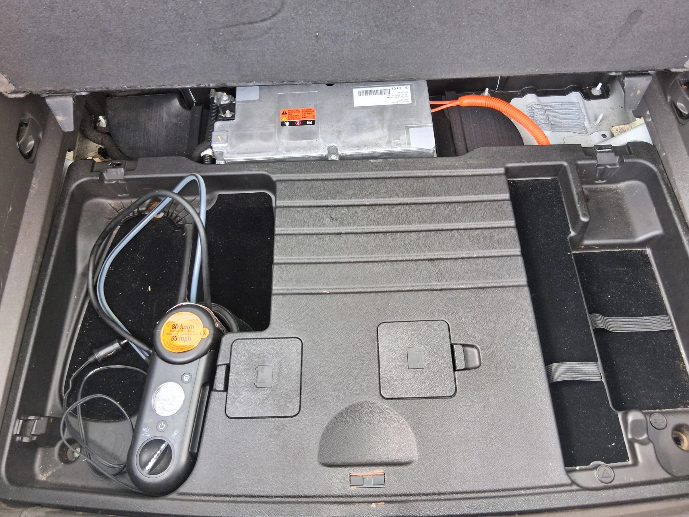 Used 2013 Chevrolet Volt Premium w/ Premium Trim Package FWD image 27