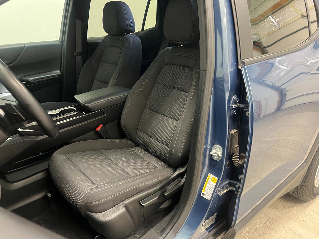 Used 2025 Chevrolet Equinox LT image 23