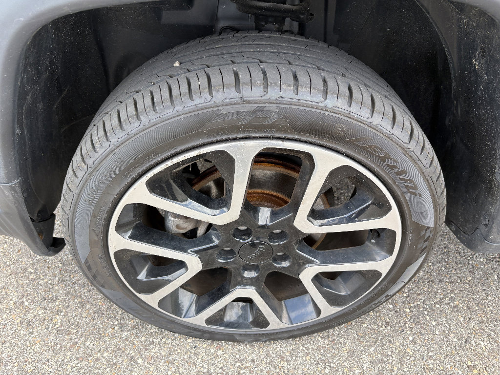 Used 2018 Jeep Compass Limited w/ Navigation Group image 9