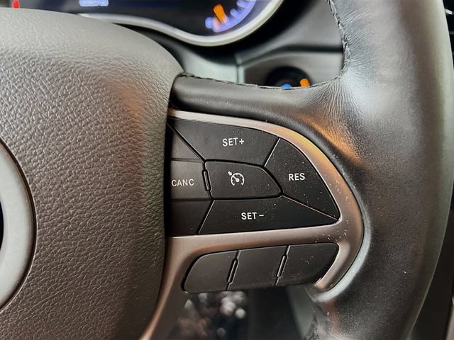 Used 2021 Jeep Grand Cherokee Laredo AWD/4WD image 30