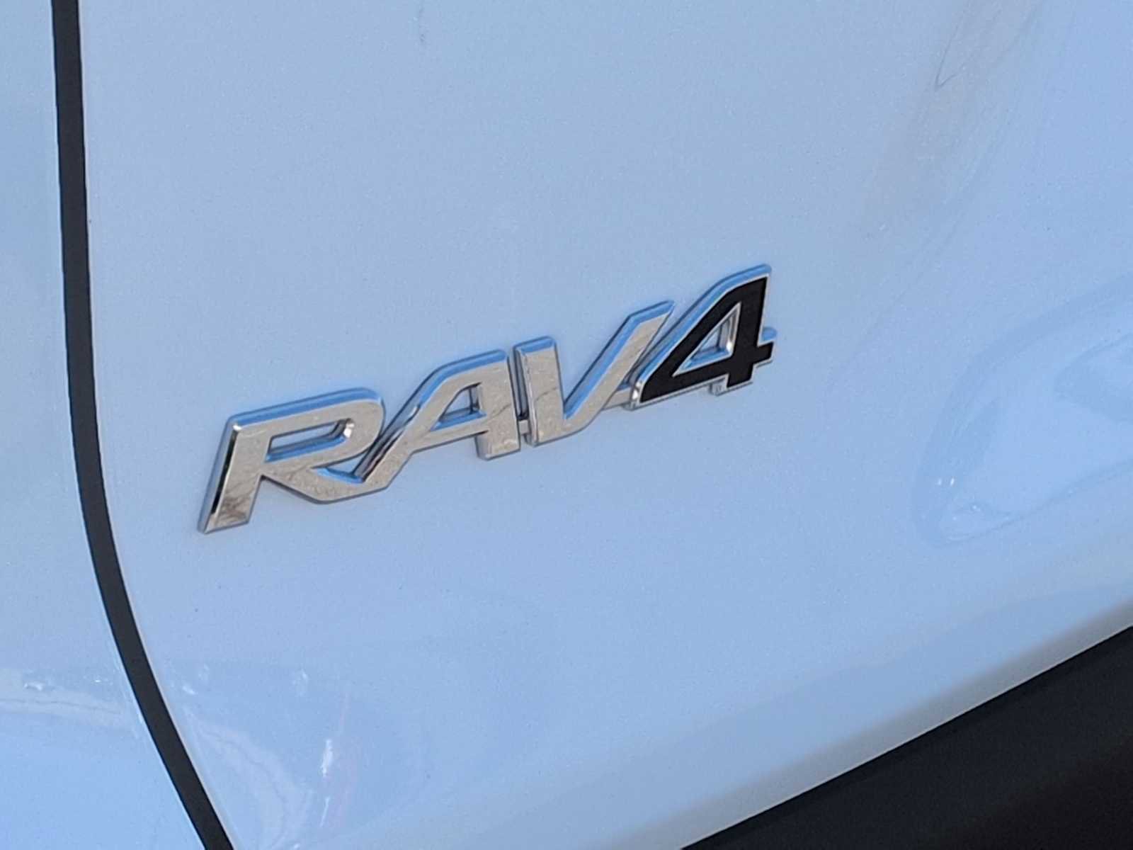 Used 2025 Toyota RAV4 XLE AWD/4WD image 13