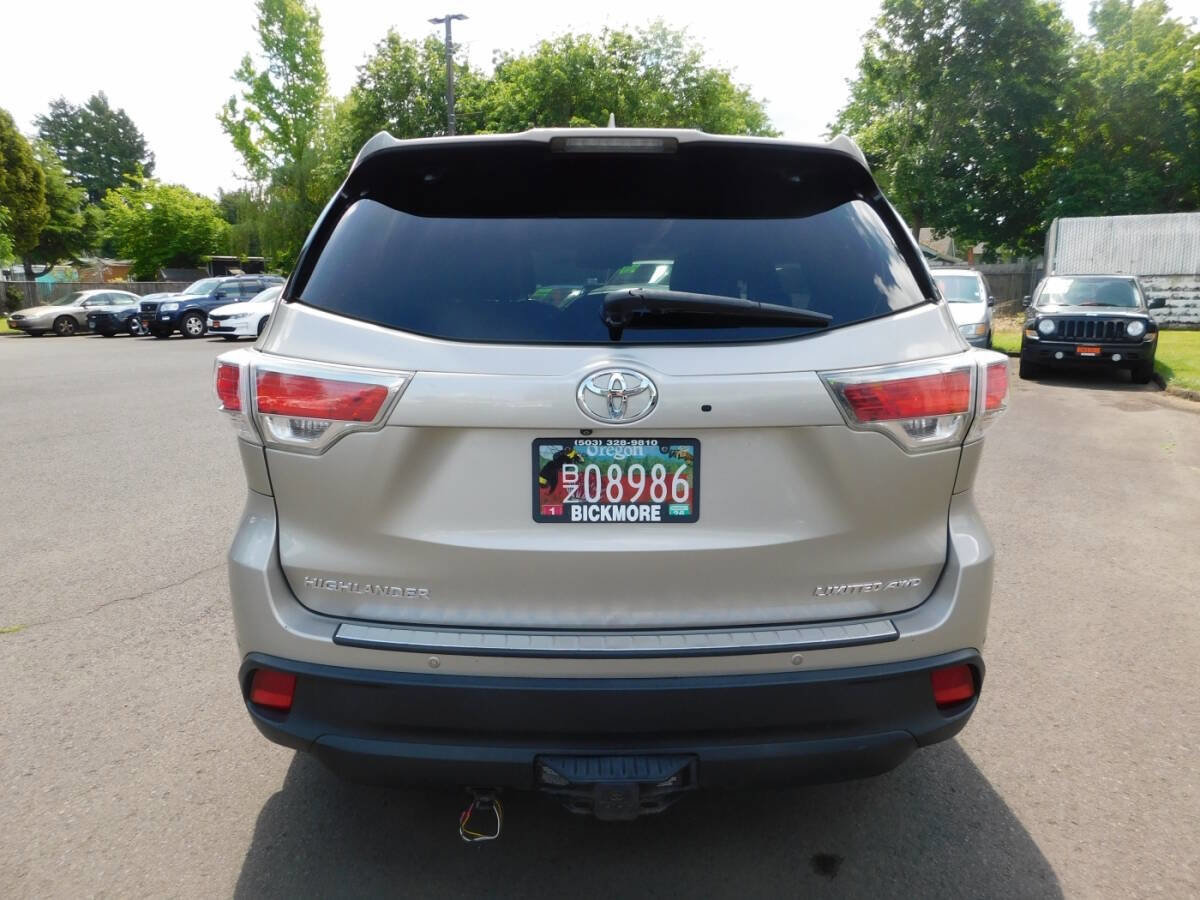 Used 2014 Toyota Highlander Limited image 25