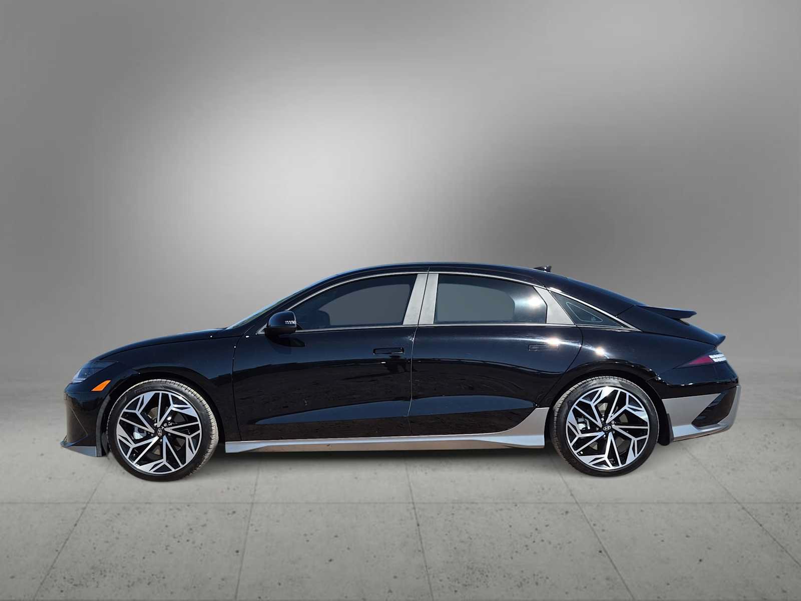 Certified 2023 Hyundai Ioniq 6 SEL RWD image 5