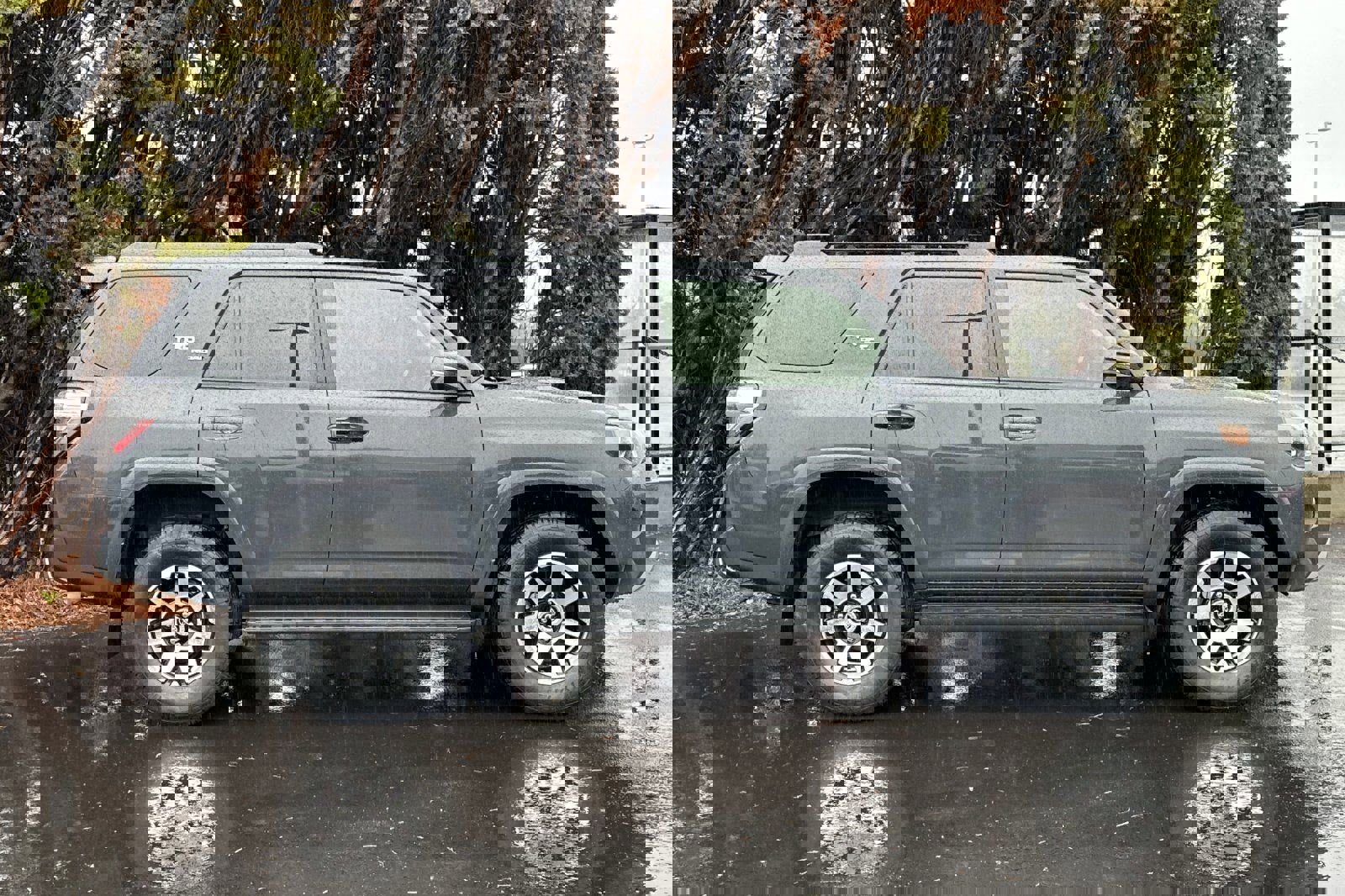 Used 2024 Toyota 4Runner TRD Off-Road Premium image 3