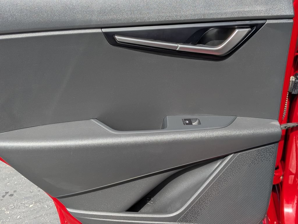 Used 2025 Kia Niro LX FWD image 26