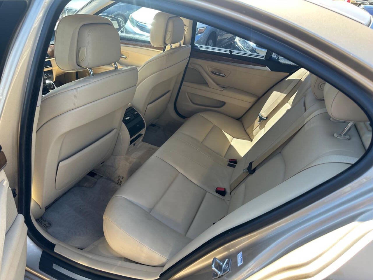 Used 2011 BMW 528i Sedan RWD image 14