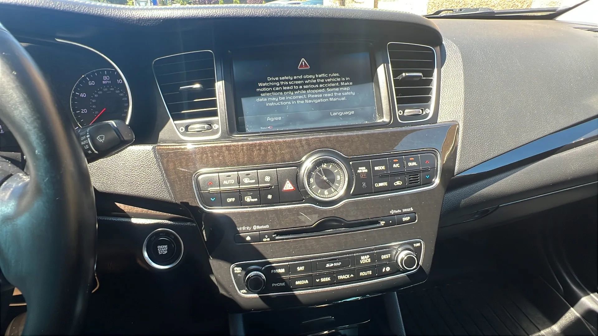 Used 2015 Kia Cadenza Premium image 16