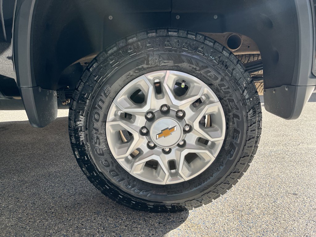 Used 2024 Chevrolet Silverado 2500 LTZ w/ LTZ Convenience Package image 36