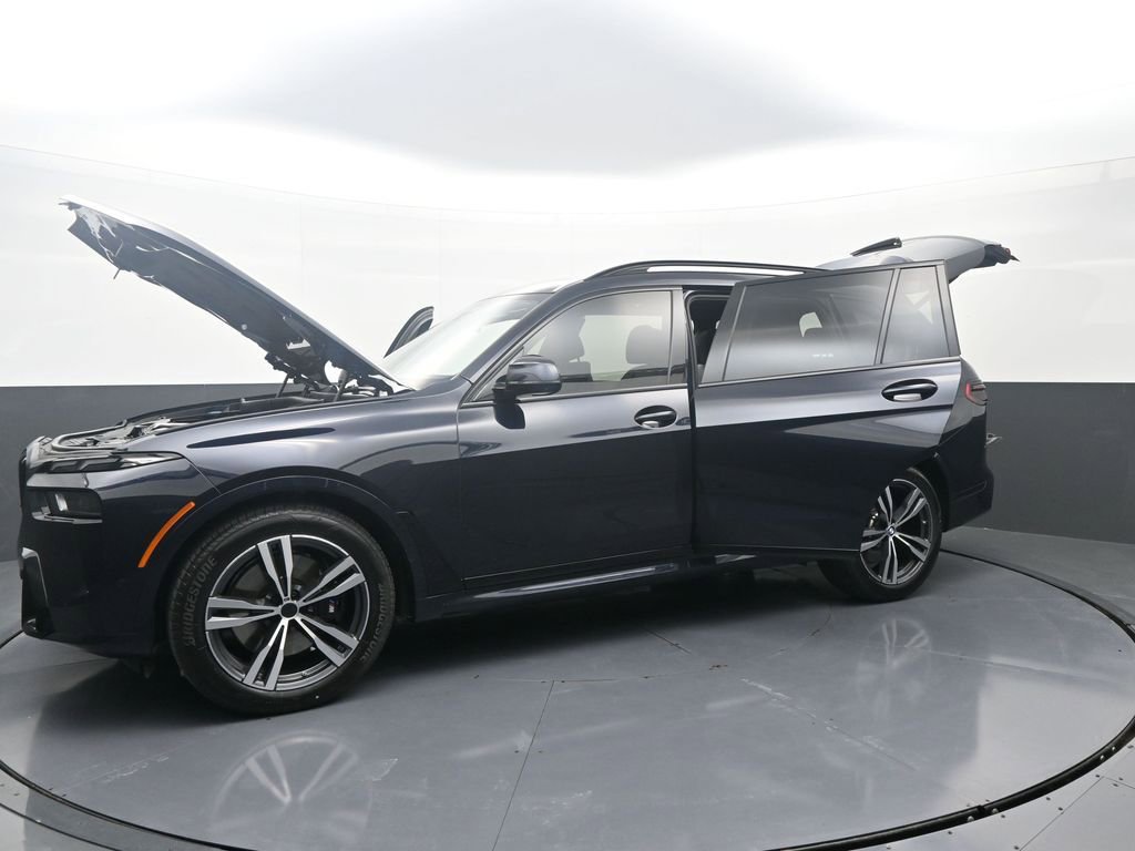 Used 2024 BMW X7 xDrive40i w/ Executive Package image 44