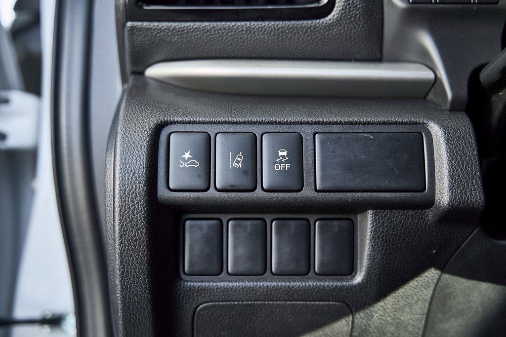 Used 2022 Mitsubishi Eclipse Cross ES image 25