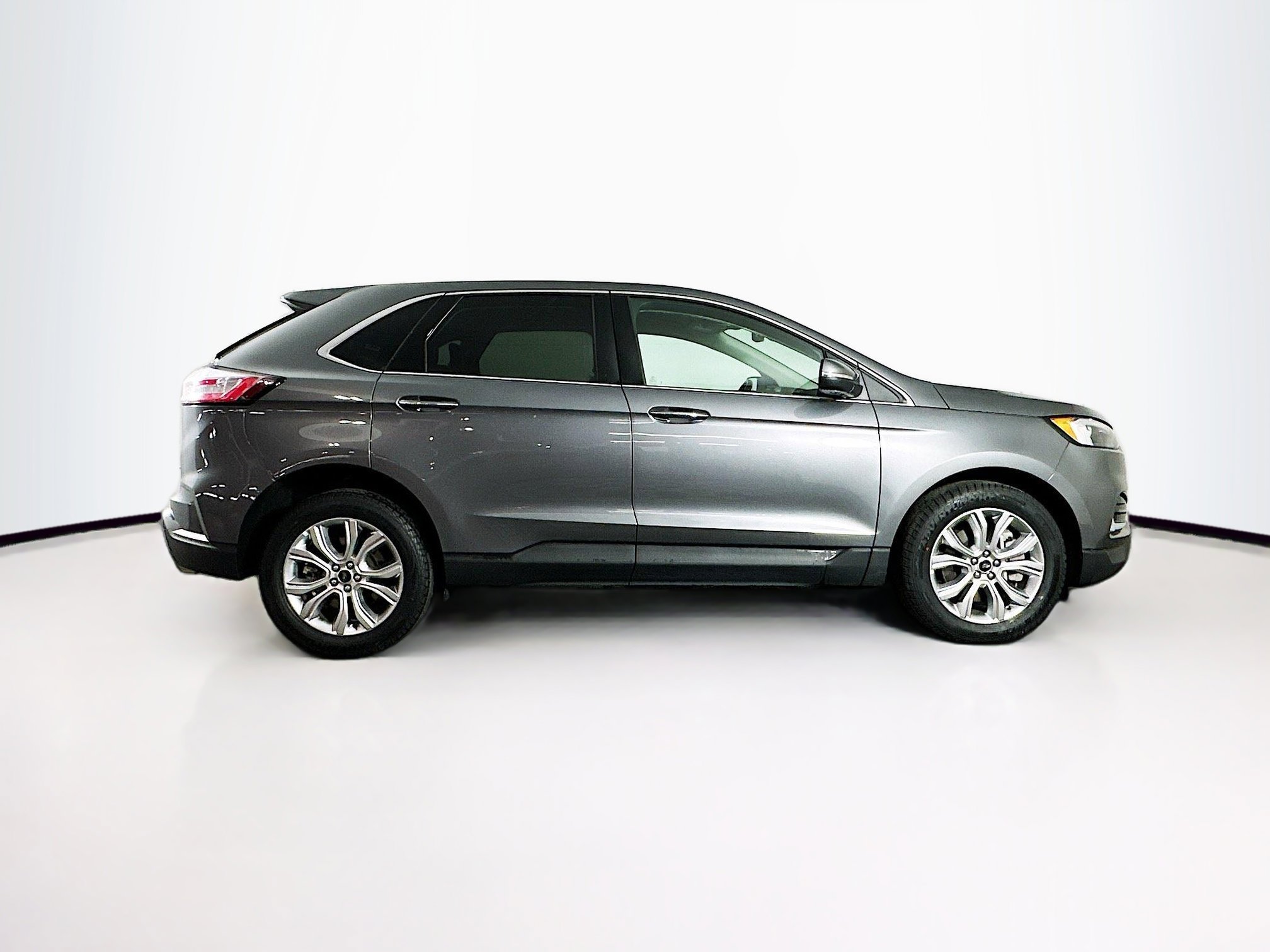 Used 2024 Ford Edge Titanium image 10