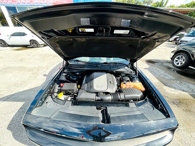 Used 2017 Dodge Challenger R/T image 21