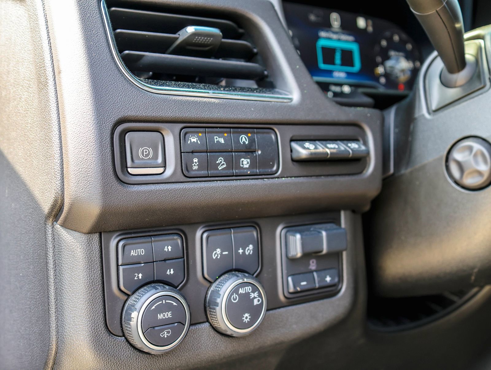 Used 2023 Chevrolet Tahoe High Country image 21