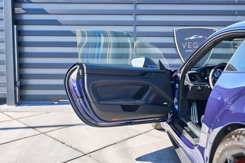 Used 2022 Porsche 911 GT3 image 24