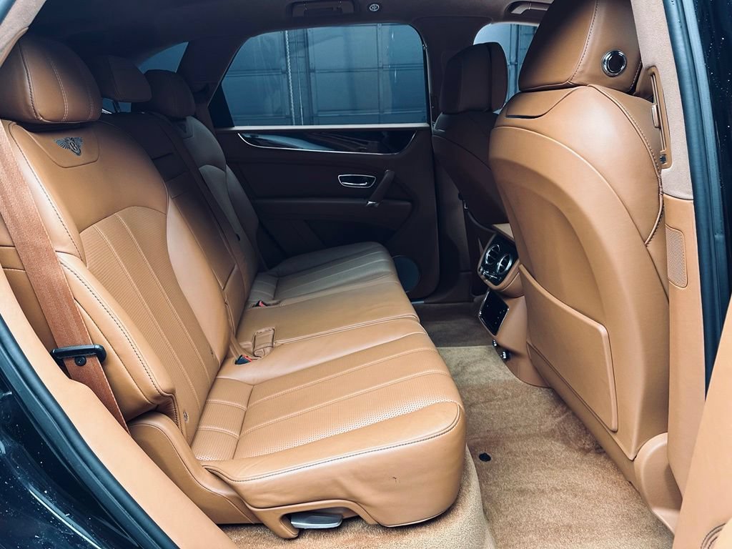 Used 2019 Bentley Bentayga AWD/4WD image 20
