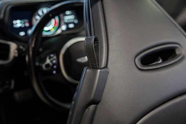 Used 2021 Aston Martin DB11 Volante image 38
