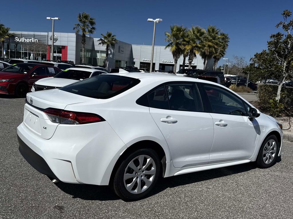 Used 2024 Toyota Corolla LE image 4