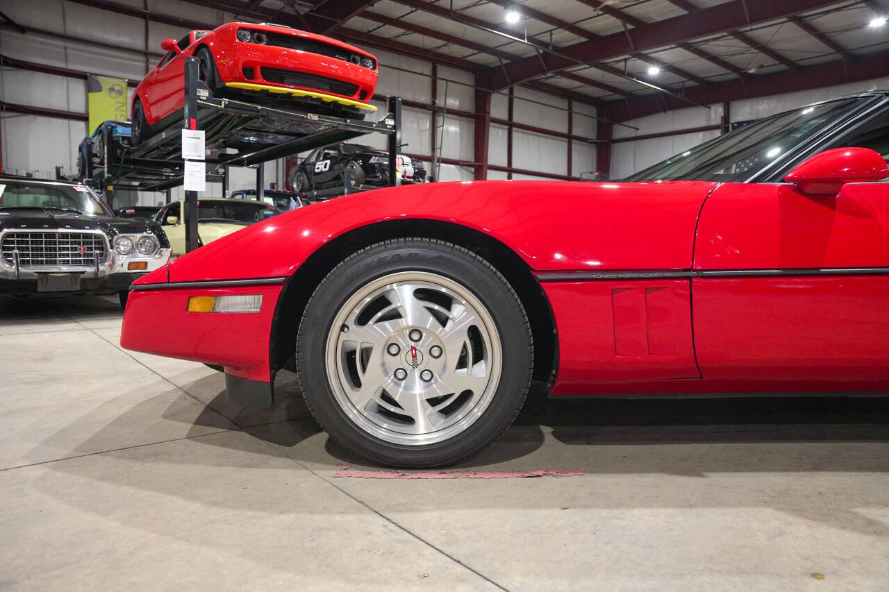 Used 1990 Chevrolet Corvette Coupe RWD image 3