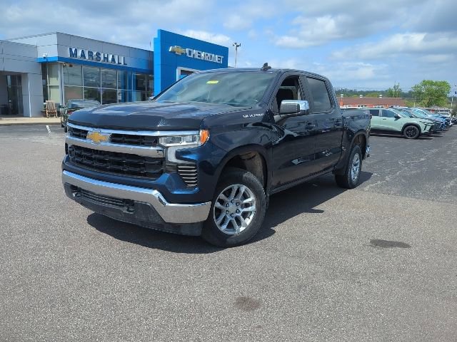 Used 2022 Chevrolet Silverado 1500 LT AWD/4WD image 2